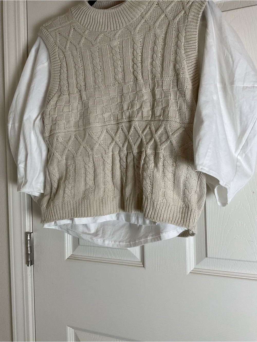 Zara Knit Sweater Vest Layered White Top Medium M - Picture 3 of 9